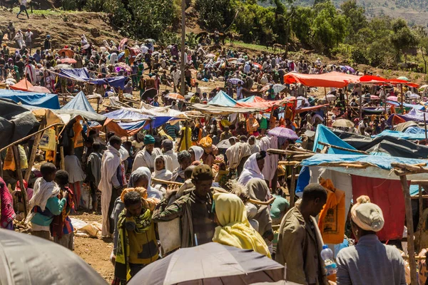 Lalibela Etiópia Março 2019 Multidões Reúnem Mercado Sábado Lalibela Etiópia — Fotografia de Stock