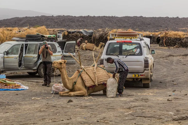 Afar Ethiopia March 2019 Tourist Vehicles Dodom Village Erta Ale — Stock Photo, Image