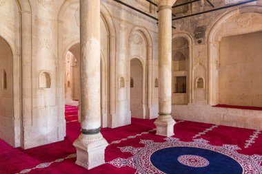 DOGUBEYAZIT, TURKEY - 17 Temmuz 2019: Dogubeyazit, Türkiye yakınlarındaki Ishak Paşa Sarayı Camii