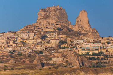 Kapadokya, Türkiye 'deki Uchisar kaya kalesine bakın