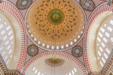 İSTANBUL, TURKEY - 22 Temmuz 2019: İstanbul, Türkiye 'deki Süleyman Camii' nin İçi