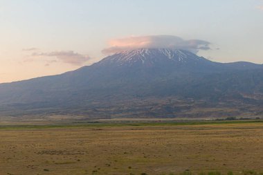Ararat Dağı 'nın gün batımı manzarası, Türkiye