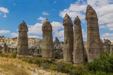 Kapadokya, Türkiye 'deki Aşk Vadisi' nde Peri Bacaları kaya oluşumları