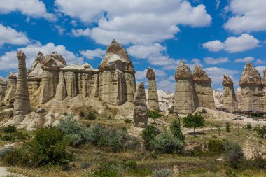 Kapadokya, Türkiye 'deki Aşk Vadisi' nde Peri Bacaları kaya oluşumları