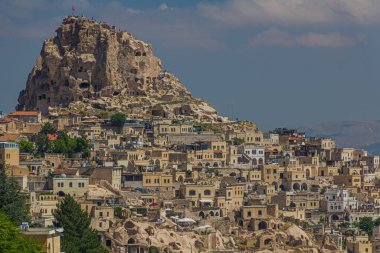 Kapadokya, Türkiye 'deki Uchisar kaya kalesine bakın
