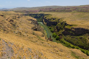 Türkiye ile Ermenistan arasında Akhuryan (Arpachay) nehir vadisiyle Ani antik kenti harabeleri