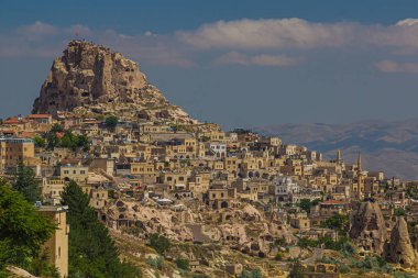 Kapadokya, Türkiye 'deki Uchisar kaya kalesine bakın