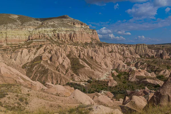 Formazioni Rocciose Camini Delle Fate Della Valle Delle Rose Cappadocia — Foto Stock