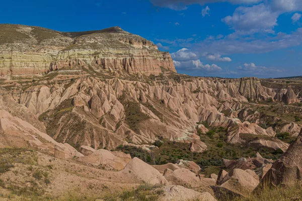 Türkiye Nin Kapadokya Kentindeki Gül Vadisi Nin Kaya Oluşumları Peri — Stok fotoğraf