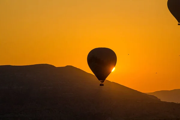 Sonnenaufgang Mit Heißluftballons Über Kappadokien Türkei — Stockfoto