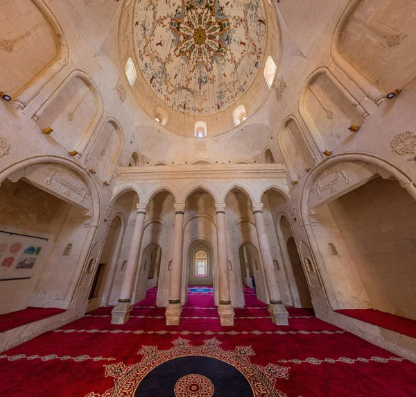 DOGUBEYAZIT, TURKEY - 17 Temmuz 2019: Dogubeyazit, Türkiye yakınlarındaki Ishak Paşa Sarayı Camii