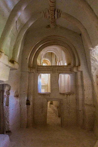 Гореме Турция Июля 2019 Года Пещерная Церковь Direkli Kilise Колонна — стоковое фото