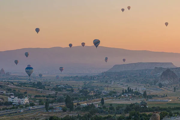 Montgolfières Dessus Paysage Cappadoce Turquie — Photo