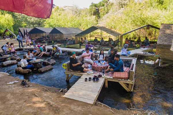 Ihlara Turkey Juli 2019 Restaurangplattformar Vid Flod Ihlaradalen Kappadokien Turkiet — Stockfoto