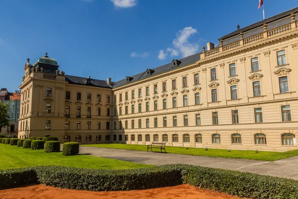 Strakova Akademie Prag Säte För Tjeckiens Regering — Stockfoto