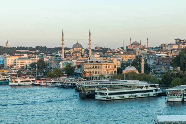 イスタンブール トルコ 7月22 2019 トルコのイスタンブールにあるスルタナハメド地区のスカイライン — ストック写真