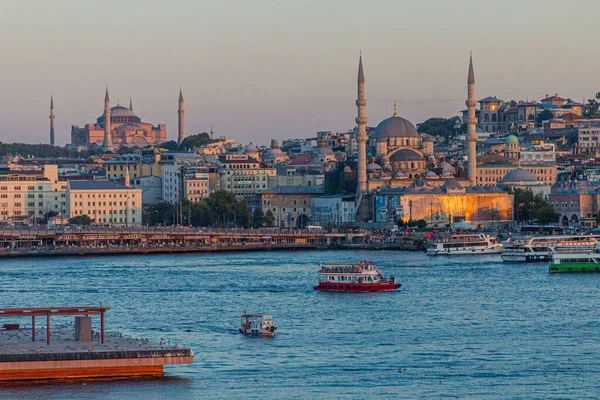 Istanbul Turquía Julio 2019 Skyline Del Barrio Sultanahmed Estambul Turquía — Foto de Stock