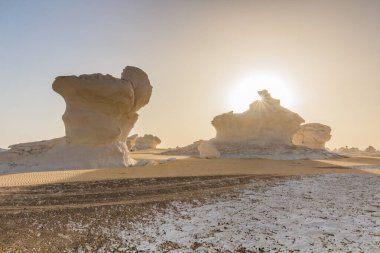 Beyaz Çölde, Mısır 'da kaya oluşumları