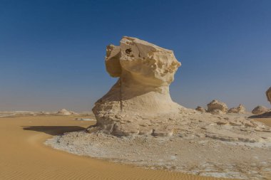 Beyaz Çölde, Mısır 'da tebeşir kaya oluşumları
