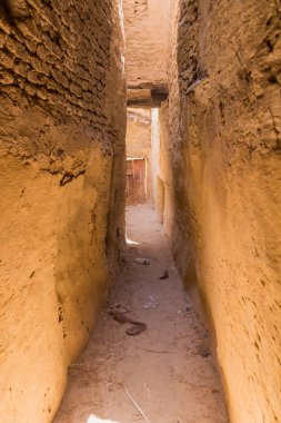 Dakhla vahasındaki Al Qasr köyündeki Dar Sokak, Mısır