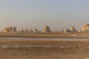 Beyaz Çölde, Mısır 'da kaya oluşumları