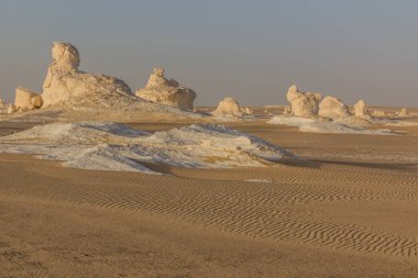 Beyaz Çölde, Mısır 'da kaya oluşumları