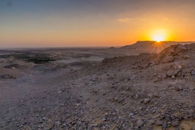 Dakhla vahasının günbatımı manzarası, Mısır