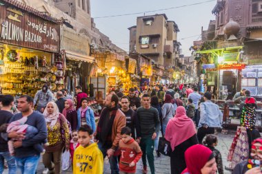 CAIRO, EGYPT - 26 HAZİRAN 2019: Kahire 'nin tarihi merkezinde Al Moez Caddesi