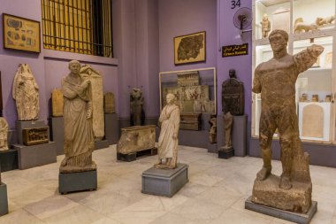 CAIRO, EGYPT - 27 HAZİRAN 2019: Mısır 'ın Kahire kentindeki Mısır Müzesi' ndeki Greko-Roma odası