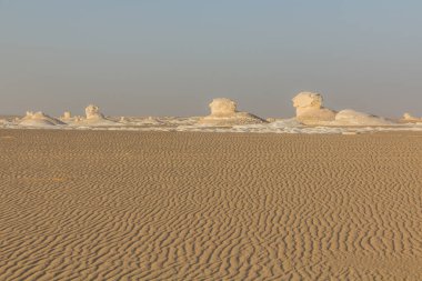 Beyaz Çölde, Mısır 'da kaya oluşumları