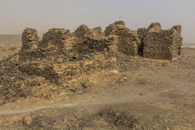 2. Dünya Savaşı 'nda Bahariya vahası yakınlarındaki Gebel al Ingleez Dağı' nda gözcü kışlası.