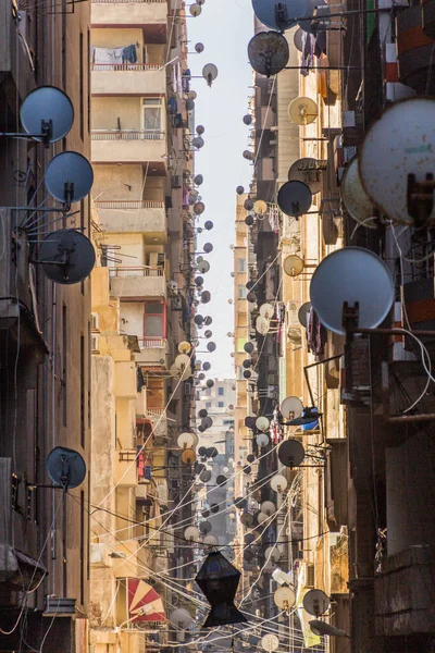 Vicolo Stretto Con Parabole Satellitari Alessandria Egitto — Foto Stock