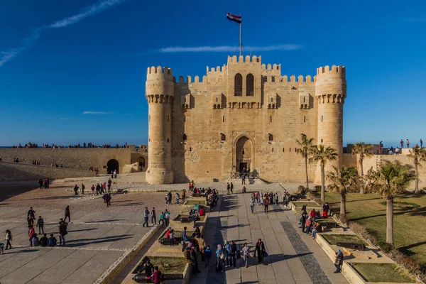 Александрия Эгипт Февраля 2019 Люди Посещают Цитадель Qaitbay Форт Qaitbey — стоковое фото