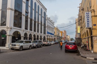 DJIBOUTI, DJIBOUTI - 17 Nisan 2019: Cibuti 'nin başkenti Cibuti' de Avrupa semtindeki bir sokağa bakış.
