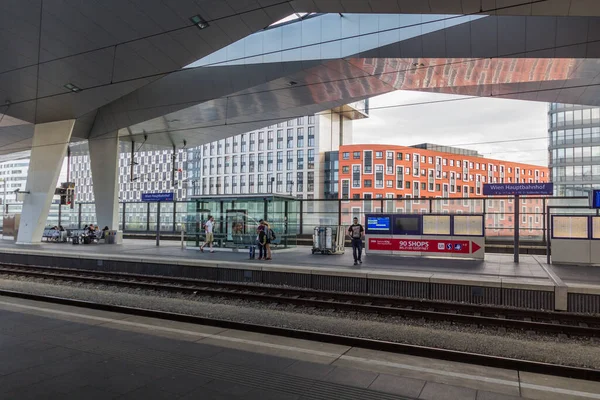 Wiedeń Austria Kwiecień 2019 Platforma Dworca Centralnego Wiedniu Wien Hauptbahnhof — Zdjęcie stockowe