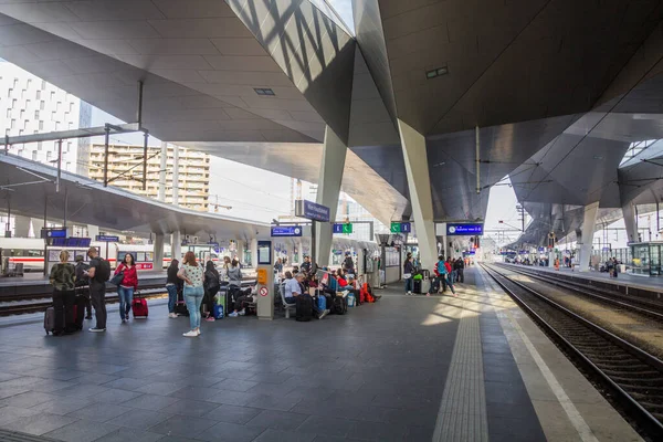 维也纳 奥地利 2019年4月22日 维也纳中央车站月台 Wien Hauptbahnhof 奥地利 — 图库照片