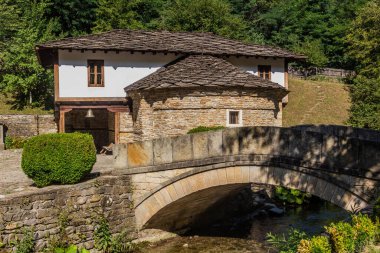 Bulgaristan 'ın Etar köyündeki taş köprü