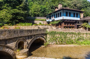 Bulgaristan 'ın Etar köyündeki taş köprü