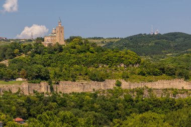 Bulgaristan 'ın Veliko Tarnovo kentindeki Yükseliş Katedrali' ne sahip Çarevets kalesi