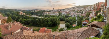 Bulgaristan 'ın Veliko Tarnovo kentinin Panoraması