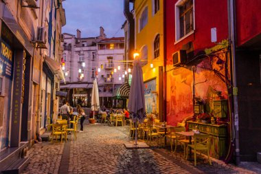 PLOVDIV, BULGARIA - 30 Temmuz 2019: Bulgaristan 'ın Eski Plovdiv kentindeki kaldırımlı cadde