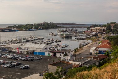 SOZOPOL, BULGARIA - 23 Temmuz 2019: Bulgaristan 'ın Sozopol kentindeki yat limanının manzarası