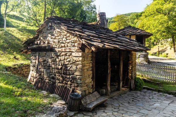 Vecchia Casa Pietra Nel Villaggio Etar Bulgaria — Foto Stock