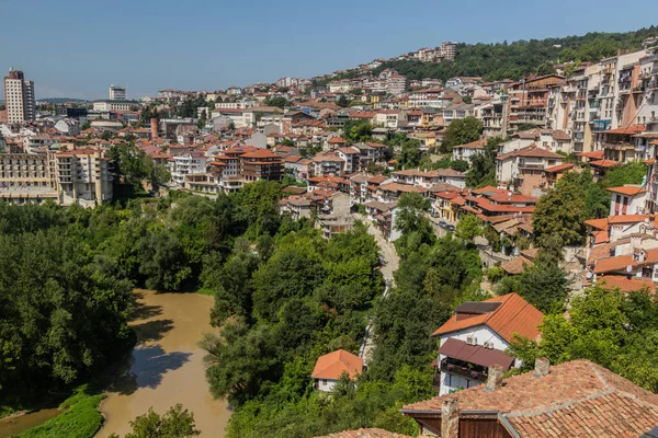 ブルガリアのヴェリコ タルノヴォ町の眺め — ストック写真