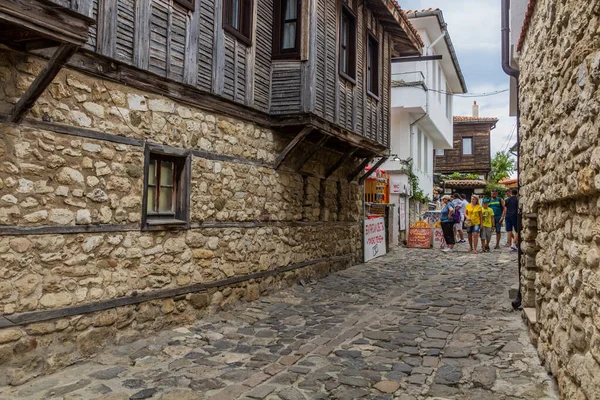 Nesebar Bułgaria Lipiec 2019 Wąska Brukowana Ulica Nesebar Bułgaria — Zdjęcie stockowe