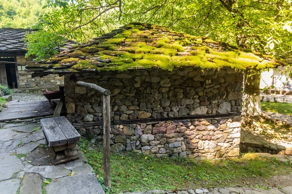 Небольшой Каменный Дом Деревне Этар Болгария — стоковое фото