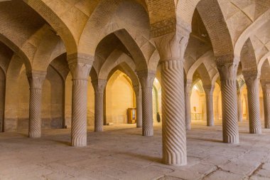 İran 'ın Şiraz kentindeki Vakil Camii Mahzenleri.