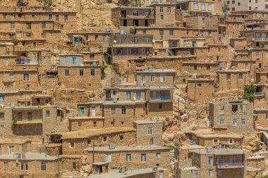 Palangan, İran 'ın Kürdistan bölgesinde bir köy kurdu