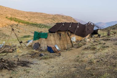 Zagros dağlarındaki göçebe kampı, İran