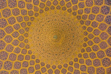 İran, İsfahan 'daki Şeyh Lotfollah Camii Kubbesi